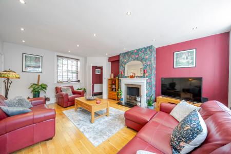 2 bedroom Duplex for sale in Allerton Hall Courtyard, Chapel Allerton, Leeds, LS7
