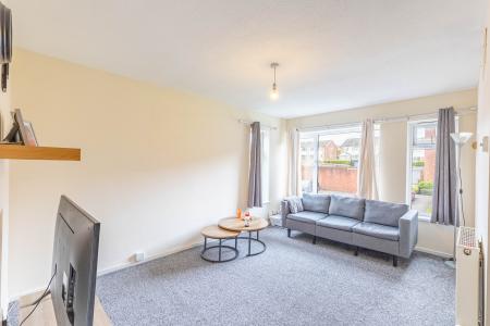 2 bedroom Flat for sale in Blackmoor Court, Alwoodley, Leeds, LS17