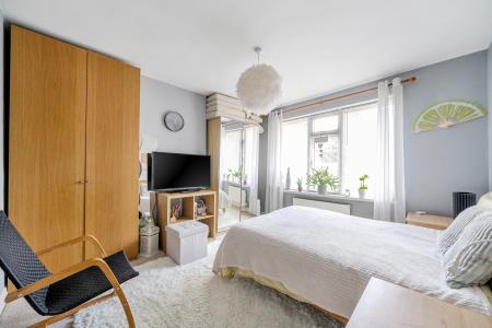 3 bedroom End of terrace house for sale in Farm Hill North, Leeds, LS7