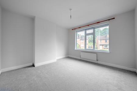 3 bedroom End of terrace house for sale in Farm Hill North, Leeds, LS7
