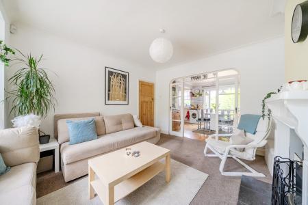 3 bedroom End of terrace house for sale in Farm Hill North, Leeds, LS7