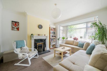 3 bedroom End of terrace house for sale in Farm Hill North, Leeds, LS7
