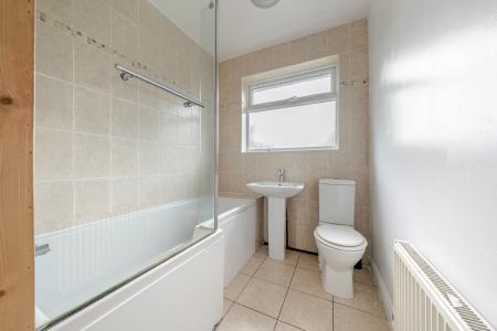 3 bedroom End of terrace house for sale in Farm Hill North, Leeds, LS7