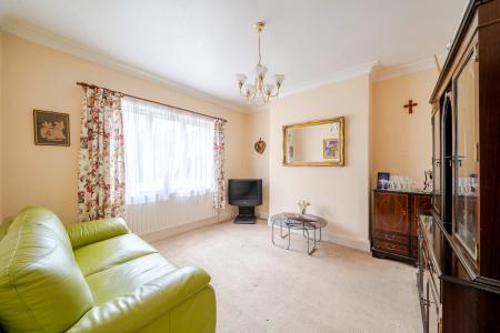 3 bedroom Semi-detached house for sale in Gledhow Wood Road, Oakwood, Leeds, LS8