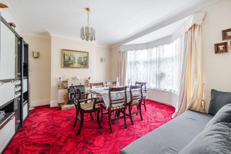 3 bedroom Semi-detached house for sale in Gledhow Wood Road, Oakwood, Leeds, LS8