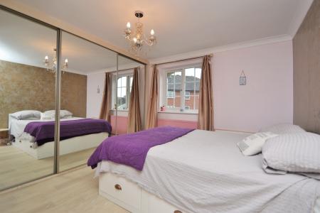 2 bedroom Flat for sale in Hadleigh Court, Moortown, Leeds, LS17