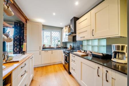 2 bedroom Semi-detached house for sale in Lidgett Lane, Roundhay, Leeds, LS8
