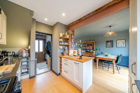 2 bedroom Semi-detached house for sale in Lidgett Lane, Roundhay, Leeds, LS8