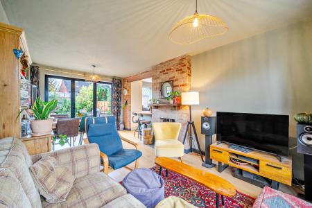 2 bedroom Semi-detached house for sale in Lidgett Lane, Roundhay, Leeds, LS8