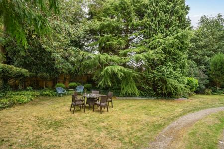 2 bedroom Flat for sale in North Grove, 9 Stainbeck Lane, Chapel Allerton, Leeds, LS7