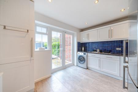 2 bedroom Town house for sale in Oakdene Court, Leeds, LS17