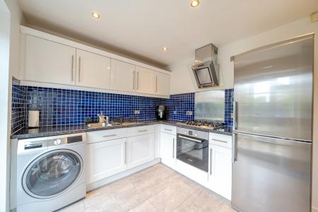 2 bedroom Town house for sale in Oakdene Court, Leeds, LS17