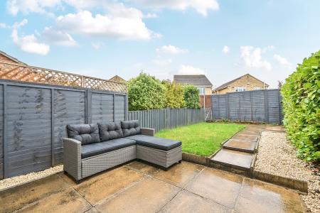 2 bedroom Town house for sale in Oakdene Court, Leeds, LS17