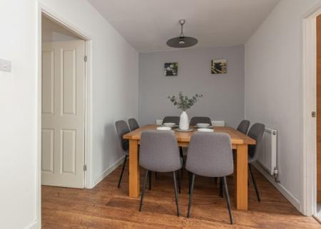2 bedroom Flat for sale in Sandhill Court, Sandhill Lane, Alwoodley, Leeds, LS17