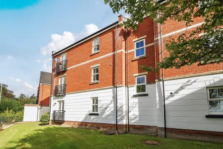 2 bedroom Flat for sale in Teale Drive, Chapel Allerton, Leeds, LS7