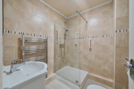 2 bedroom Flat for sale in West Lodge, 23 Stainbeck Lane, Chapel Allerton, Leeds, LS7