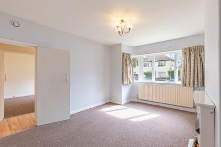2 bedroom Flat for sale in Sandringham Drive, Moortown, Leeds, LS17