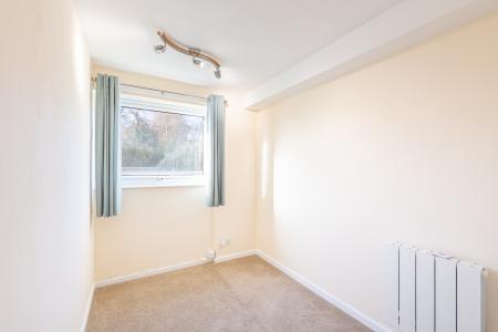 2 bedroom Flat to let in Gledhow Court, Chapel Allerton, Leeds, LS7