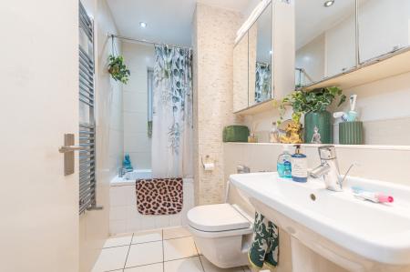 4 bedroom Terraced House for sale in Victoria Street, Chapel Allerton, Leeds, LS7