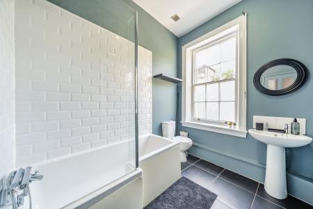 2 bedroom Town house for sale in Harrogate Road, Chapel Allerton, Leeds, LS7