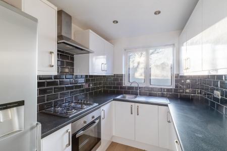 1 bedroom Flat to let in Chandos Court, 77 North Park Avenue, Roundhay, Leeds, LS8