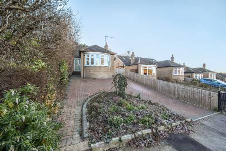2 bedroom Semi-detached bungalow for sale in Carr Manor Road, Moortown, Leeds, LS17