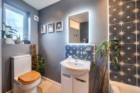 2 bedroom Semi-detached bungalow for sale in Carr Manor Road, Moortown, Leeds, LS17