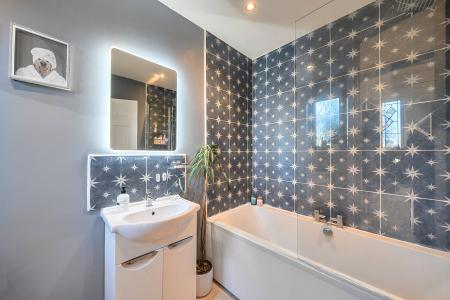 2 bedroom Semi-detached bungalow for sale in Carr Manor Road, Moortown, Leeds, LS17