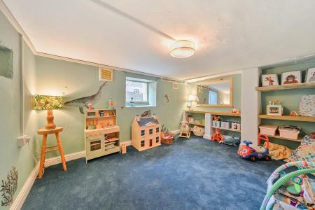 3 bedroom Town house for sale in Harrogate Road, Chapel Allerton, Leeds, LS7