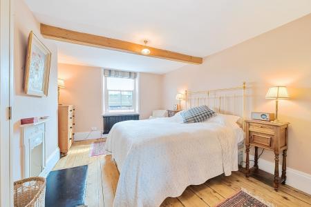 3 bedroom Town house for sale in Harrogate Road, Chapel Allerton, Leeds, LS7