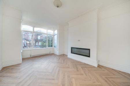 5 bedroom Terraced House for sale in Methley Drive, Chapel Allerton, Leeds, LS7