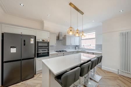 4 bedroom Terraced House for sale in Methley Drive, Chapel Allerton, Leeds, LS7