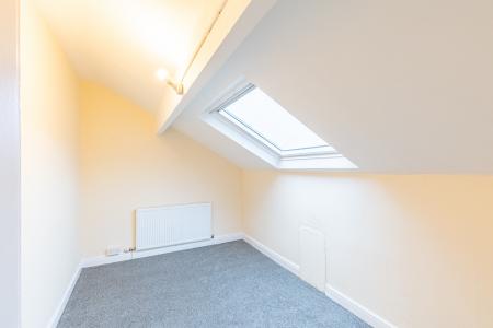 4 bedroom Terraced House to let in Roundhay Avenue, Leeds, LS8