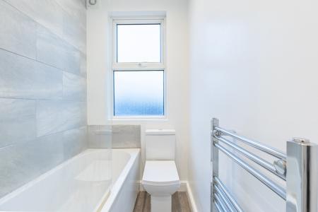 4 bedroom Terraced House to let in Roundhay Avenue, Leeds, LS8