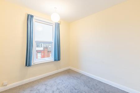 4 bedroom Terraced House to let in Roundhay Avenue, Leeds, LS8