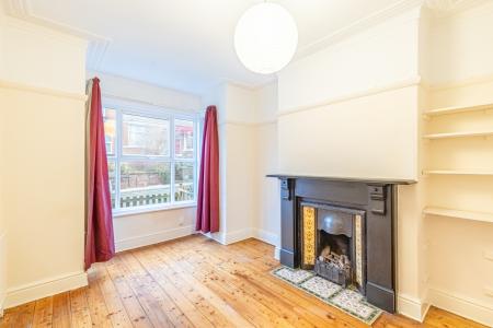 4 bedroom Terraced House to let in Roundhay Avenue, Leeds, LS8