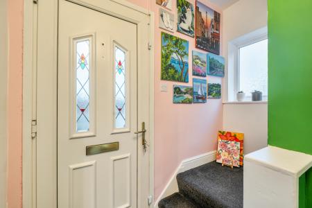 2 bedroom End of terrace house for sale in Larkhill Close, Roundhay, Leeds, LS8