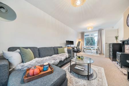 2 bedroom End of terrace house for sale in Larkhill Close, Roundhay, Leeds, LS8