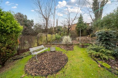 2 bedroom End of terrace house for sale in Larkhill Close, Roundhay, Leeds, LS8