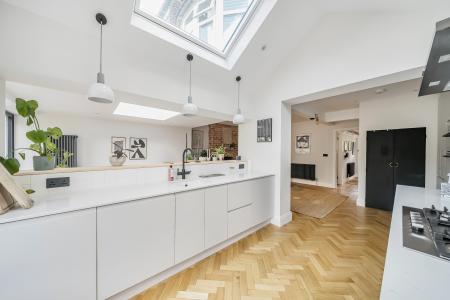 4 bedroom Semi-detached house for sale in Gledhow Park Crescent, Chapel Allerton, Leeds, LS7