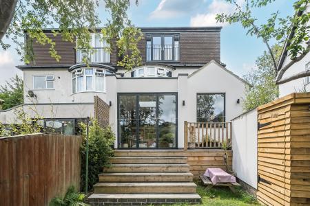 4 bedroom Semi-detached house for sale in Gledhow Park Crescent, Chapel Allerton, Leeds, LS7