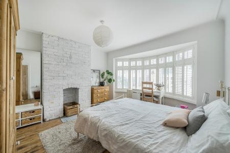 4 bedroom Semi-detached house for sale in Gledhow Park Crescent, Chapel Allerton, Leeds, LS7