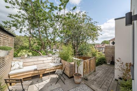4 bedroom Semi-detached house for sale in Gledhow Park Crescent, Chapel Allerton, Leeds, LS7