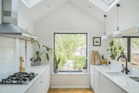 4 bedroom Semi-detached house for sale in Gledhow Park Crescent, Chapel Allerton, Leeds, LS7