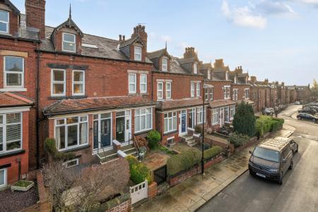 4 bedroom Terraced House for sale in Methley Grove, Chapel Allerton, Leeds, LS7