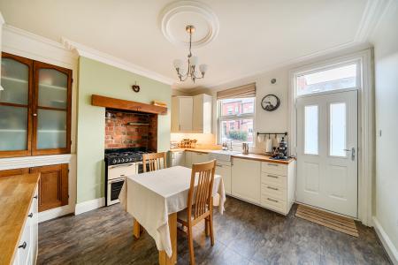 4 bedroom Terraced House for sale in Methley Grove, Chapel Allerton, Leeds, LS7