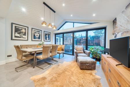 3 bedroom Semi-detached house for sale in North Grove Close, Oakwood, Leeds, LS8