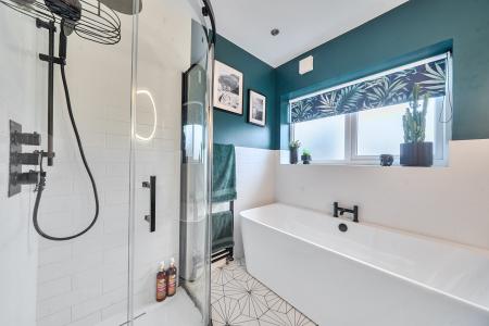 3 bedroom Semi-detached house for sale in North Grove Close, Oakwood, Leeds, LS8