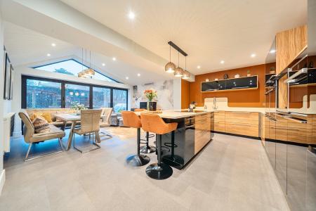 3 bedroom Semi-detached house for sale in North Grove Close, Oakwood, Leeds, LS8