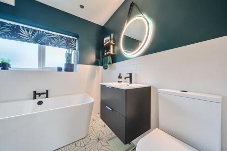 3 bedroom Semi-detached house for sale in North Grove Close, Oakwood, Leeds, LS8